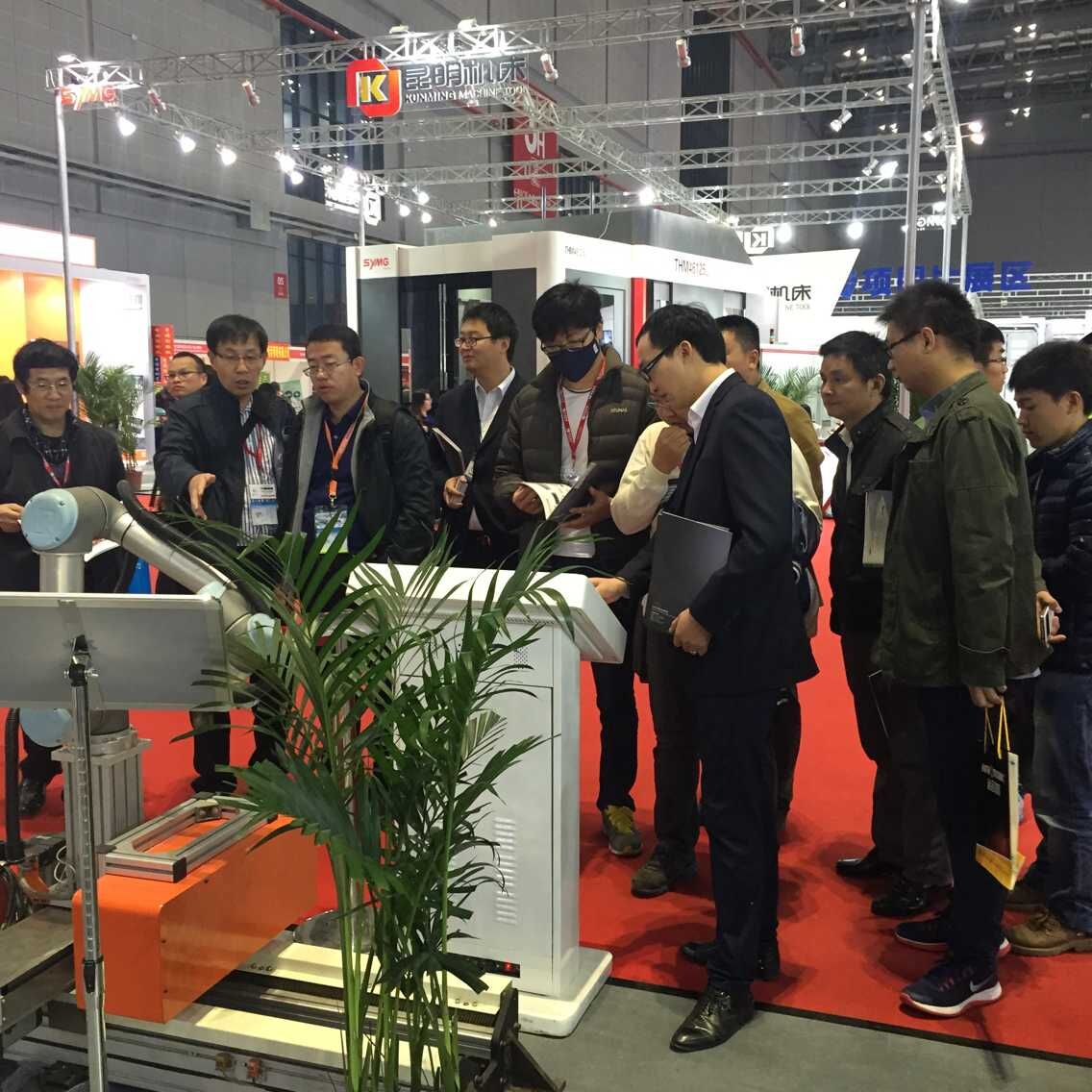 ng集团娱乐工业机器人上海工博展圆满成功